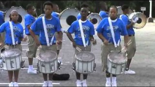 Mckinley – Percussion Section Warming Up 2010 (Six Flags BOTB)